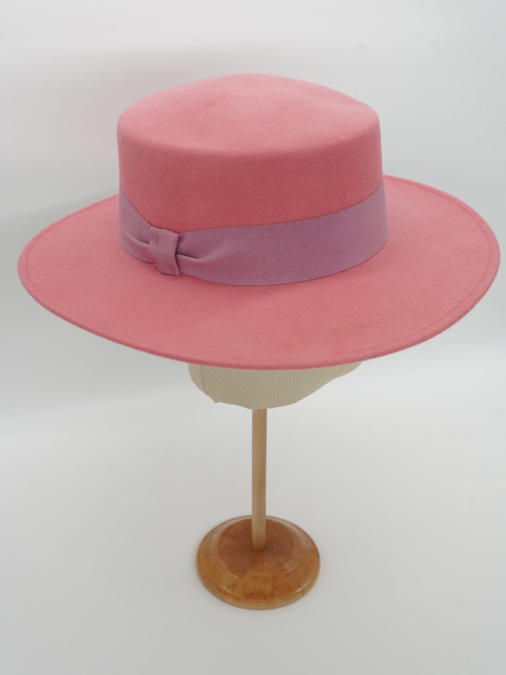 Cappello a cilindro piatto in feltro rosa