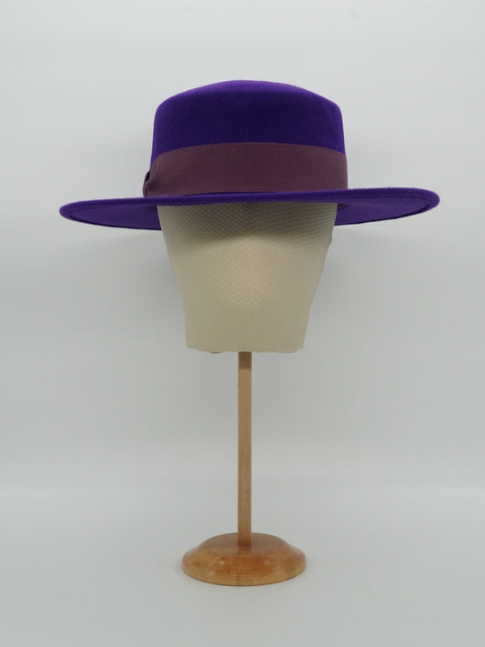 Cappello a cilindro piatto in feltro viola